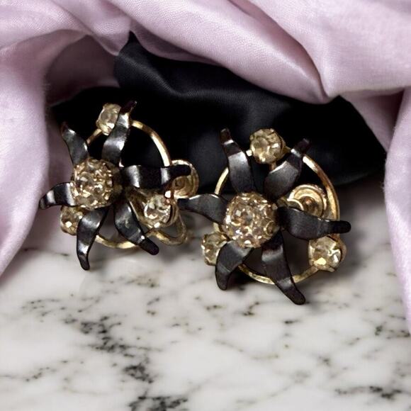 Vintage Floral Rhinestone Earrings Womens Whimsygoth Black GoldTone Screw Back - Picture 1 of 5